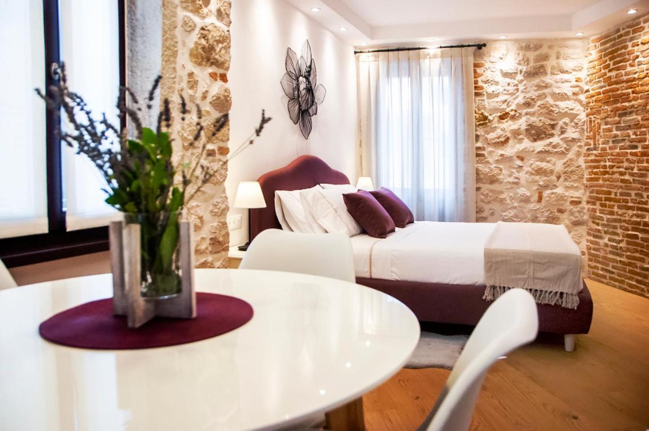 Apartments Casa De Amicis 로비니 외부 사진
