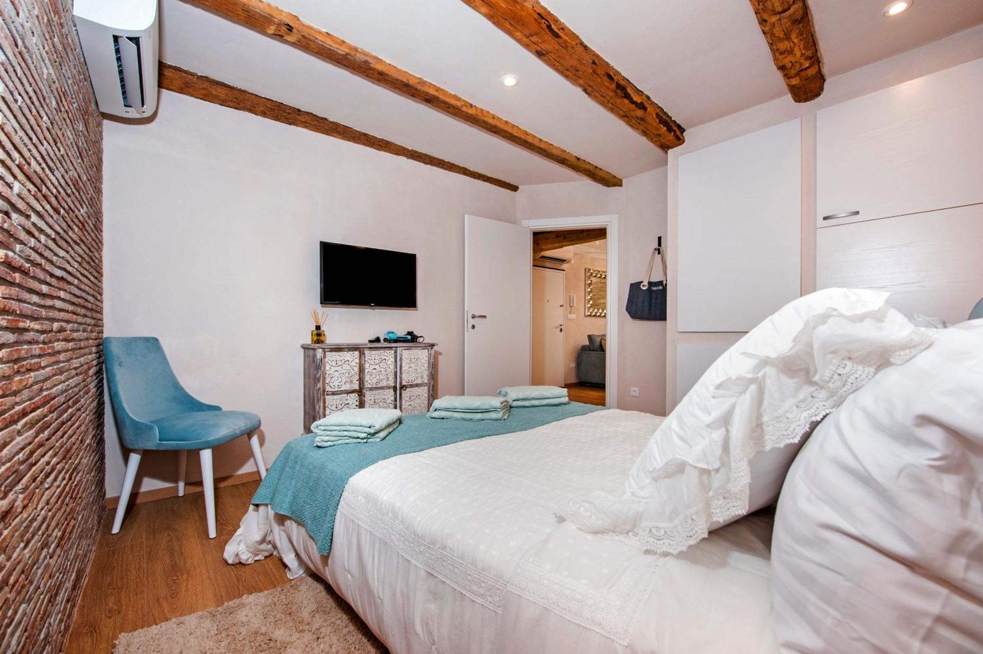 Apartments Casa De Amicis 로비니 객실 사진