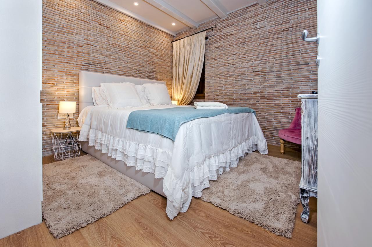 Apartments Casa De Amicis 로비니 외부 사진